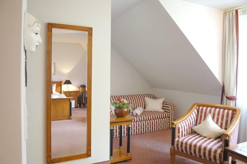 Hotel Gasthof Der Krug 스테구라치 객실 사진