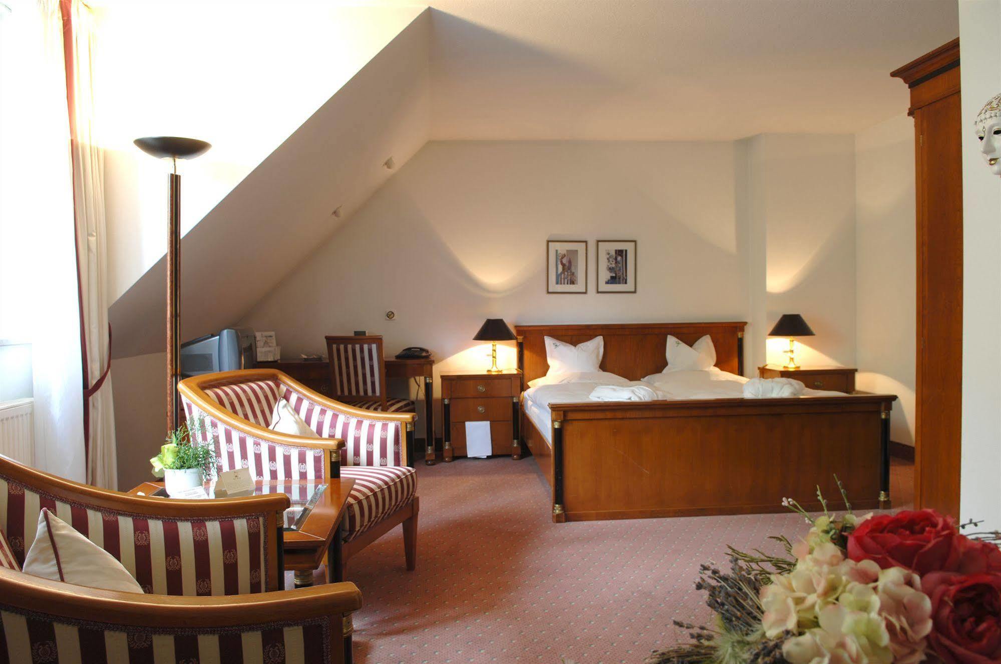 Hotel Gasthof Der Krug 스테구라치 외부 사진