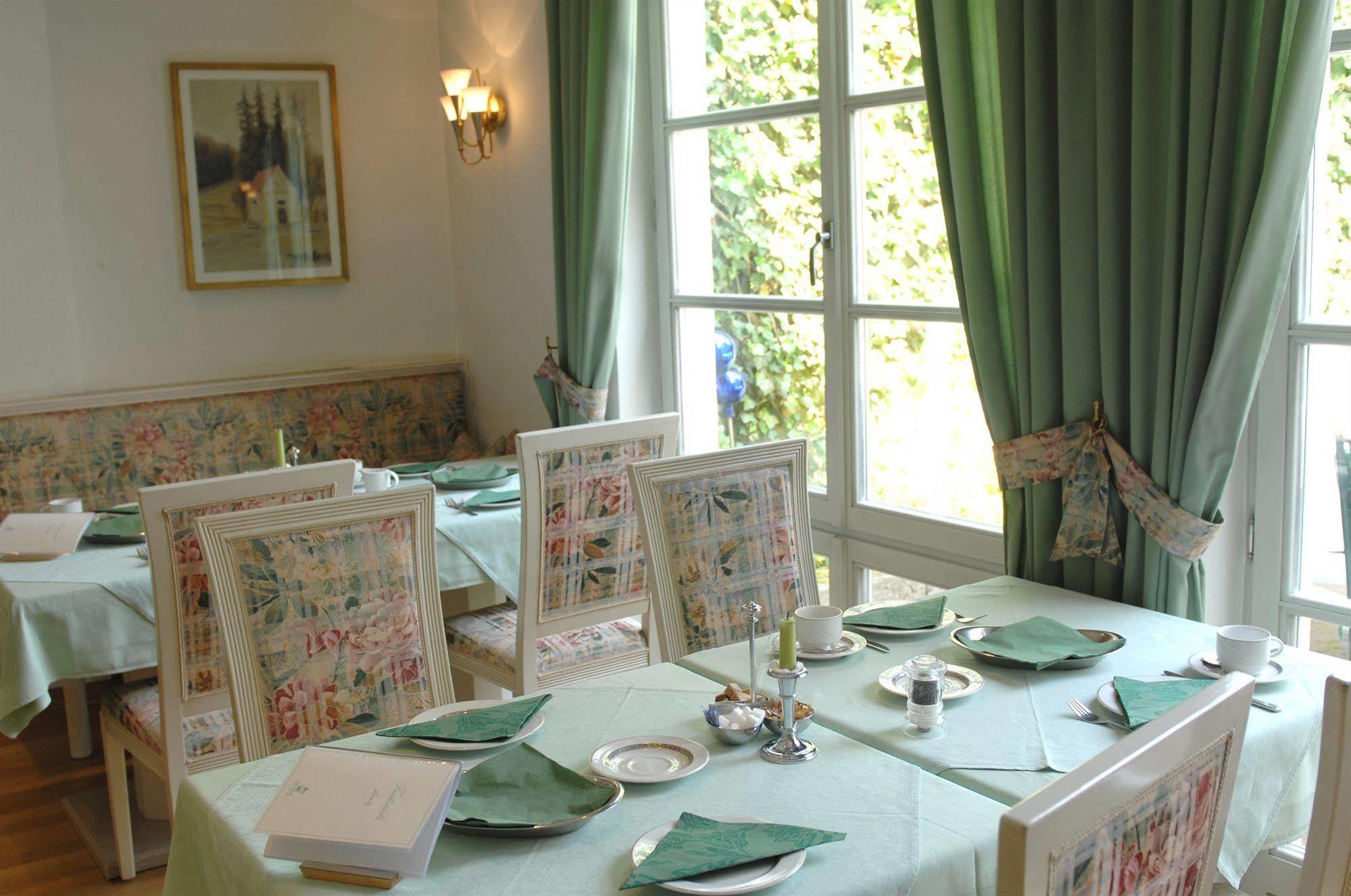 Hotel Gasthof Der Krug 스테구라치 외부 사진