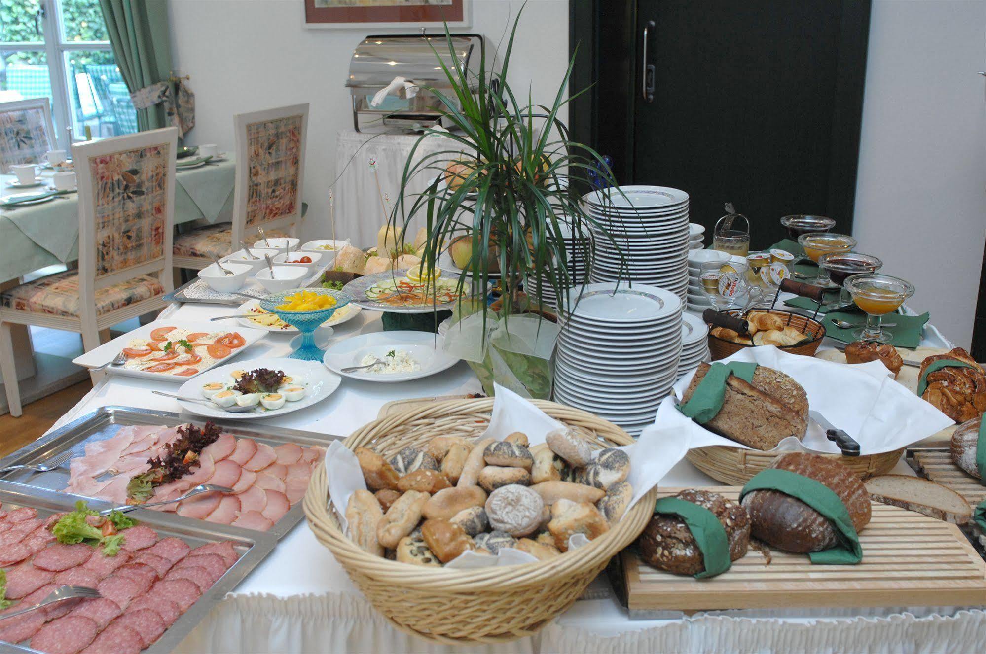 Hotel Gasthof Der Krug 스테구라치 외부 사진
