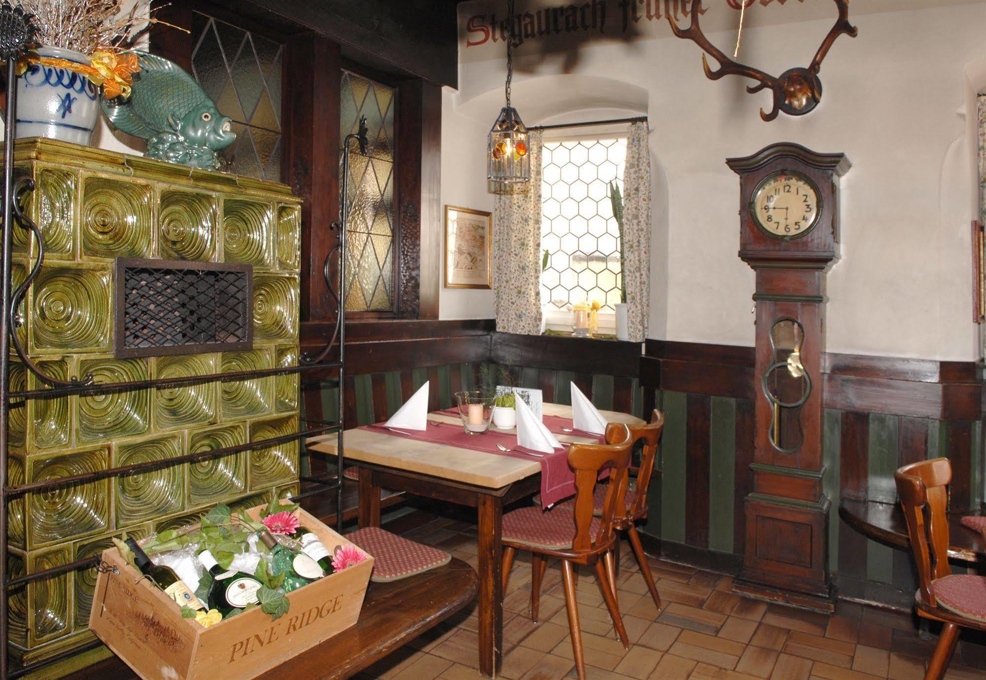 Hotel Gasthof Der Krug 스테구라치 외부 사진