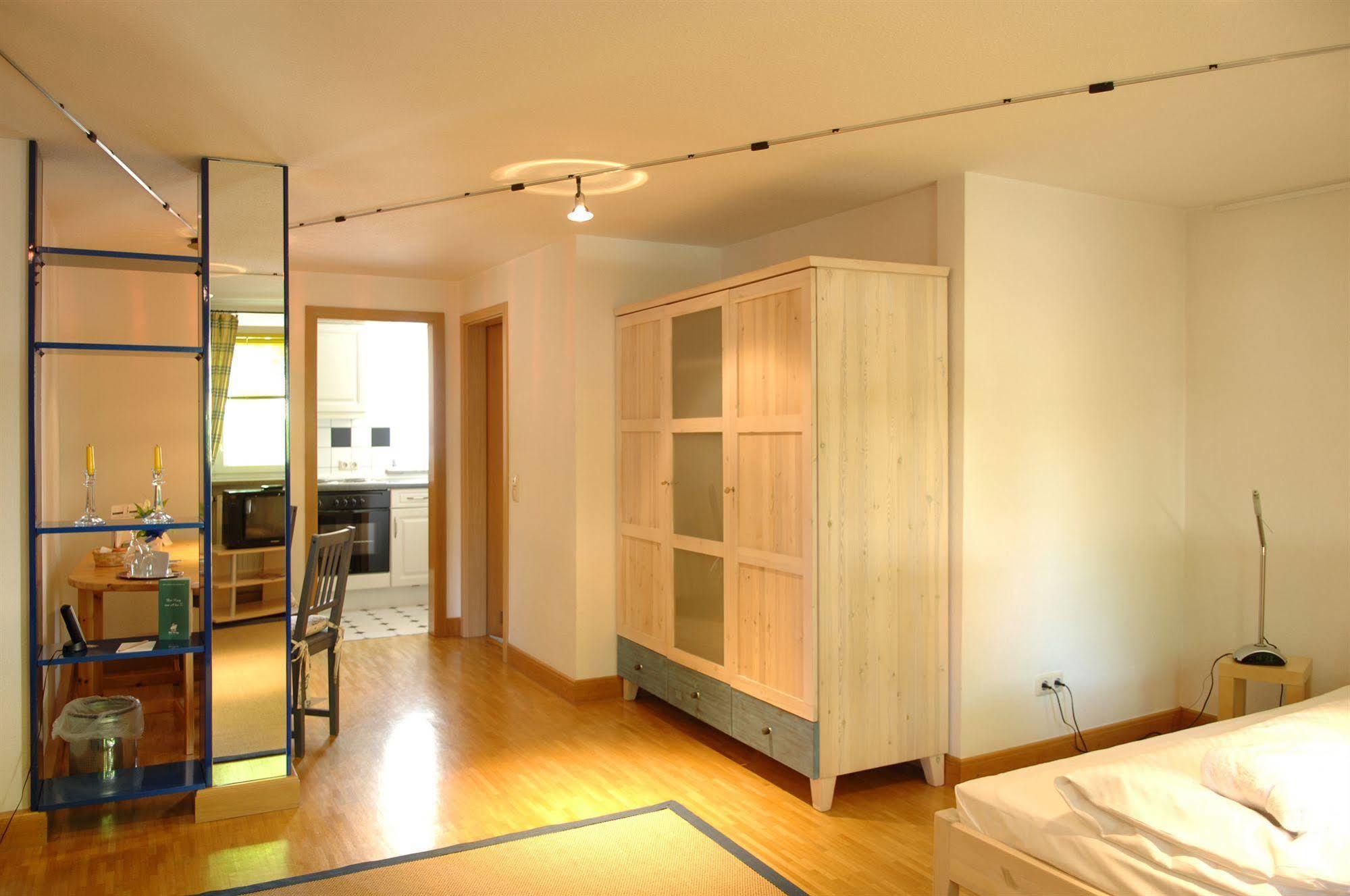 Hotel Gasthof Der Krug 스테구라치 외부 사진