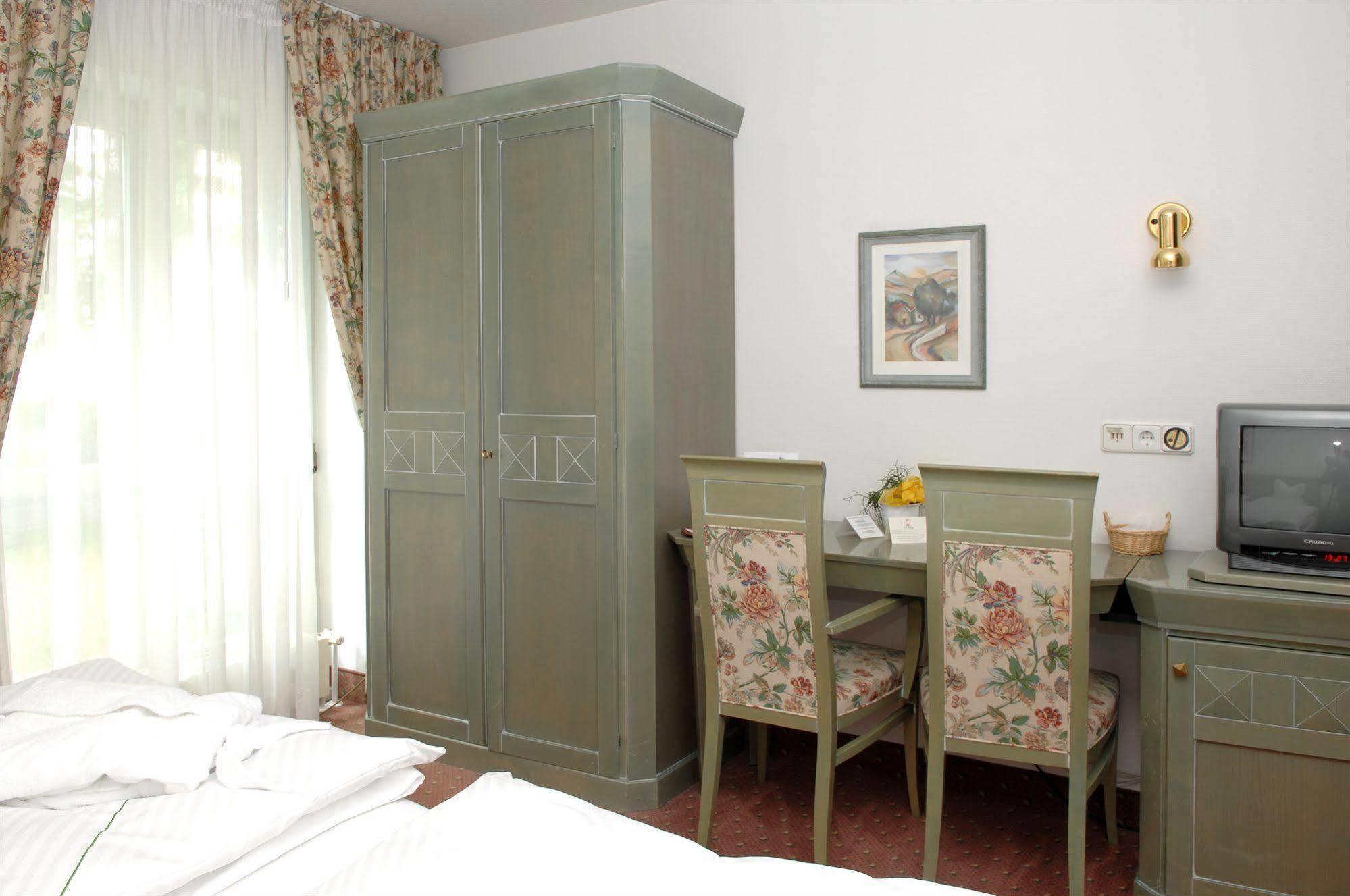 Hotel Gasthof Der Krug 스테구라치 외부 사진